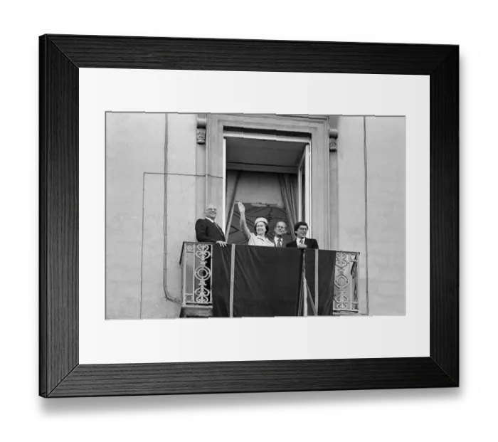 Framed Print : Queen Elizabeth II and Prince Philip, Duke of Edinburgh visit Tunis, Tunisia Framed Print : Queen Elizabeth II and Prince Philip, Duke of Edinburgh visit Tunis, Tunisia