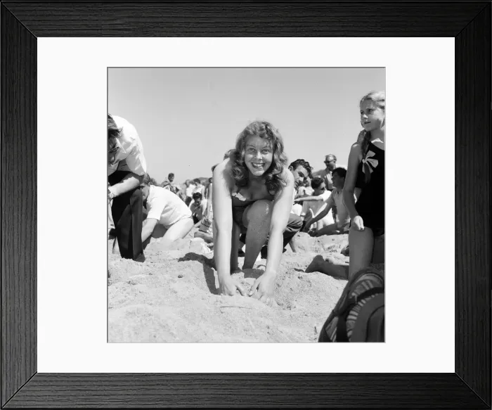 Framed Print : Daily Mirror Treasure Hunt, Fistral Beach, Cornwall, Tuesday 7th July 1959 Framed Print : Daily Mirror Treasure Hunt, Fistral Beach, Cornwall, Tuesday 7th July 1959