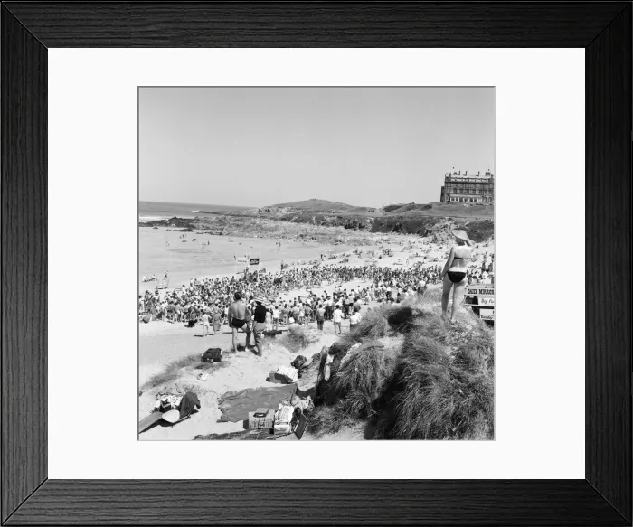 Framed Print : Daily Mirror Treasure Hunt, Fistral Beach, Cornwall, Tuesday 7th July 1959 Framed Print : Daily Mirror Treasure Hunt, Fistral Beach, Cornwall, Tuesday 7th July 1959