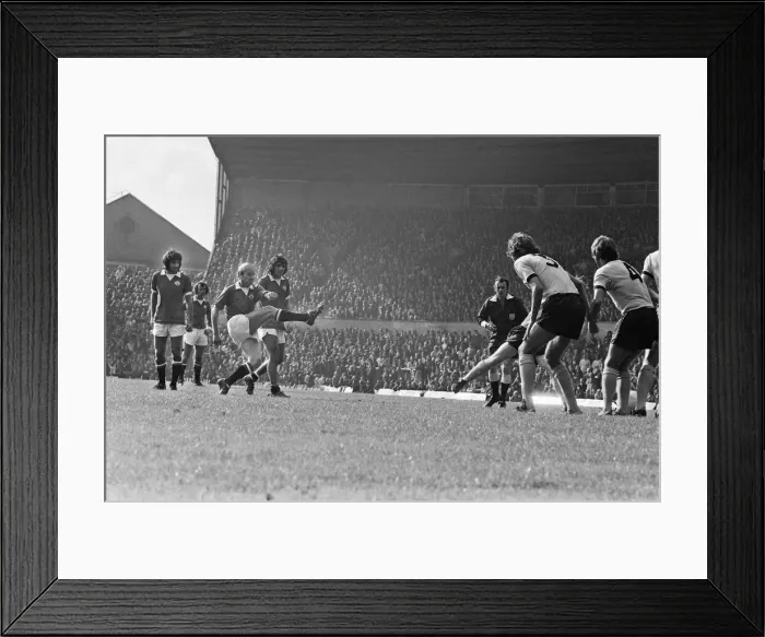 Framed Print : Manchester United verses Coventry City at Old Trafford, Manchester Framed Print : Manchester United verses Coventry City at Old Trafford, Manchester