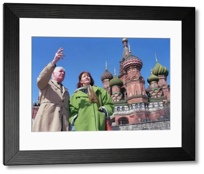 Framed Print : CHRISTINE KEELER IN MOSCOW WITH EUGENE IVANOV - APRIL 1993. CODE: 374145