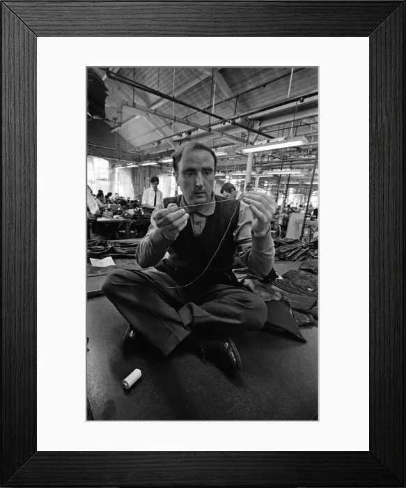 Framed Print : General views of Hepworths Tailors, Leeds. 13th December 1967