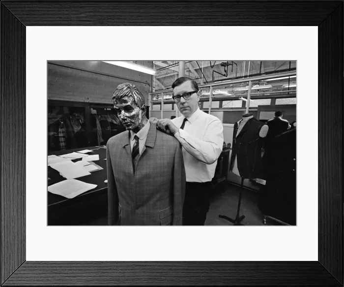 Framed Print : General views of Hepworths Tailors, Leeds. 13th December 1967 Framed Print : General views of Hepworths Tailors, Leeds. 13th December 1967