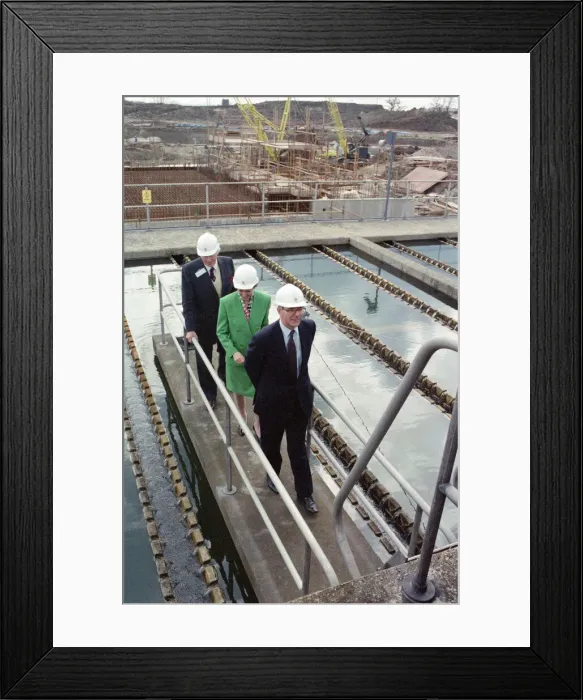 Framed Print : Prime Minister John Major and his wife Norma visiting Grafham Water Processing Plant Framed Print : Prime Minister John Major and his wife Norma visiting Grafham Water Processing Plant