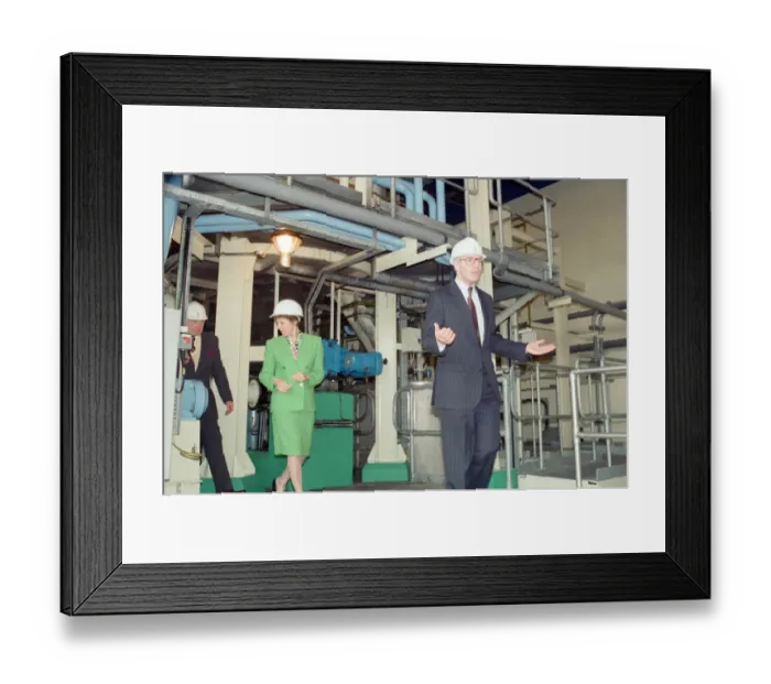 Framed Print : Prime Minister John Major and his wife Norma visiting Grafham Water Processing Plant