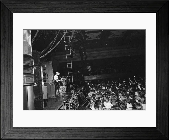 Framed Print : Paul Weller, and his band, The Jam, pictured during their final ever gig in 1982 Framed Print : Paul Weller, and his band, The Jam, pictured during their final ever gig in 1982