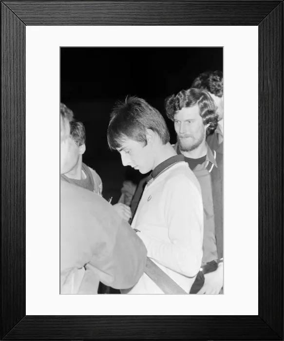 Framed Print : Paul Weller, and his band, The Jam, pictured during their final ever gig in 1982