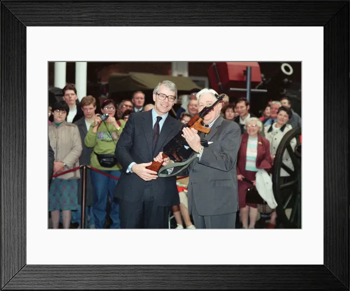 Framed Print : Prime Minister John Major with Field Marshal Lord Bramwall at the presentation to the PM Framed Print : Prime Minister John Major with Field Marshal Lord Bramwall at the presentation to the PM