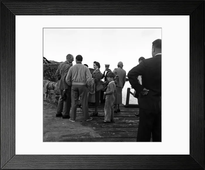 Framed Print : The Royal Family visit South Uist, Outer Hebrides, Scotland Framed Print : The Royal Family visit South Uist, Outer Hebrides, Scotland