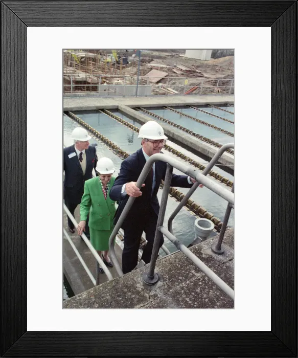 Framed Print : Prime Minister John Major and his wife Norma visiting Grafham Water Processing Plant Framed Print : Prime Minister John Major and his wife Norma visiting Grafham Water Processing Plant