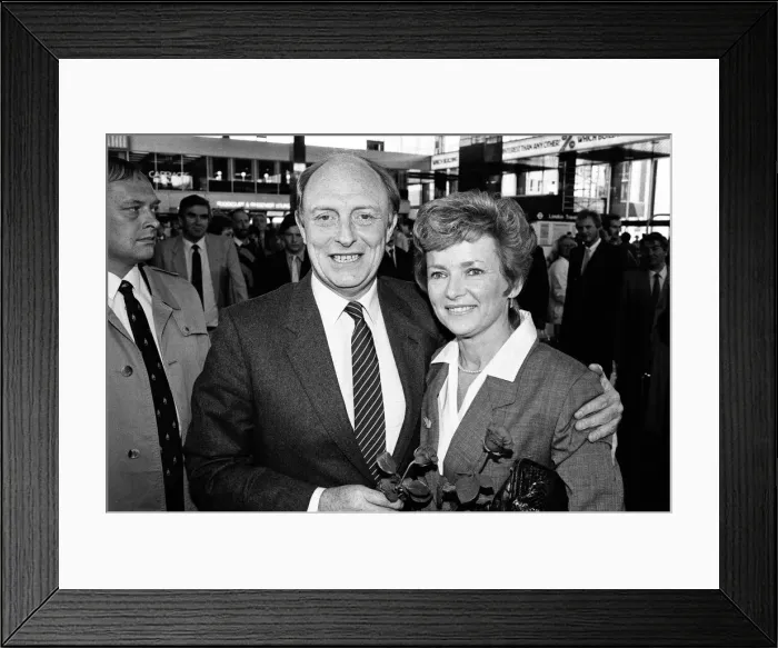 Framed Print : Labour leader Neil Kinnock and his wife Glenys during the 1987 Election Campaign Framed Print : Labour leader Neil Kinnock and his wife Glenys during the 1987 Election Campaign