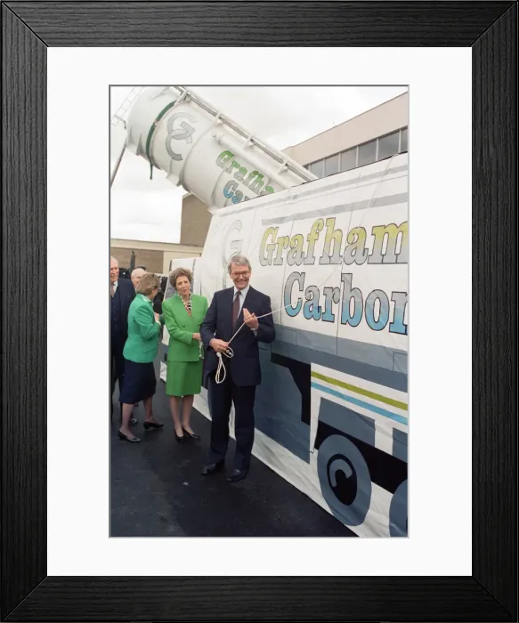 Framed Print : Prime Minister John Major and his wife Norma visiting Grafham Water Processing Plant Framed Print : Prime Minister John Major and his wife Norma visiting Grafham Water Processing Plant