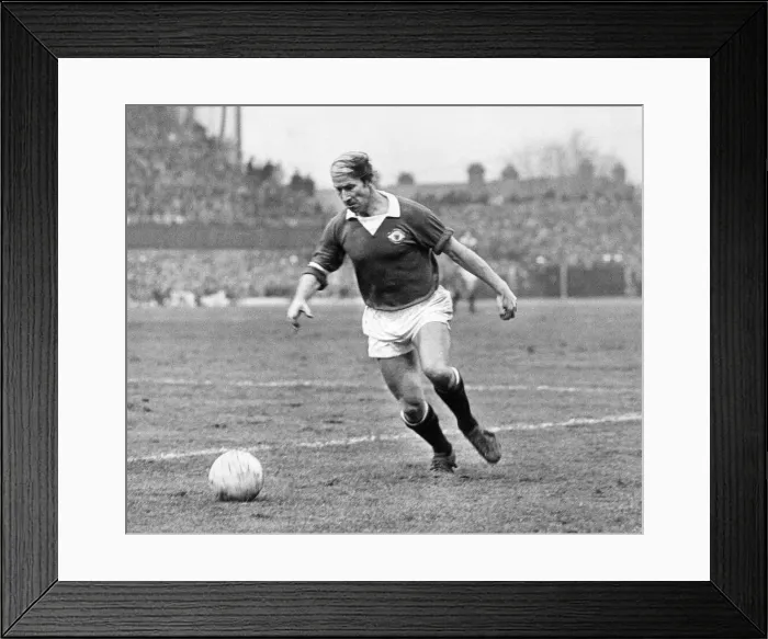 Framed Print : Bobby Charlton, playing for Manchester United in what would be his last season for Framed Print : Bobby Charlton, playing for Manchester United in what would be his last season for