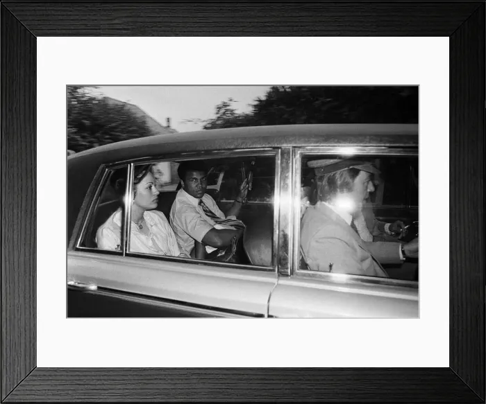 Framed Print : Muhammad Ali visiting Heckfield, Hampshire. August 1977 Framed Print : Muhammad Ali visiting Heckfield, Hampshire. August 1977