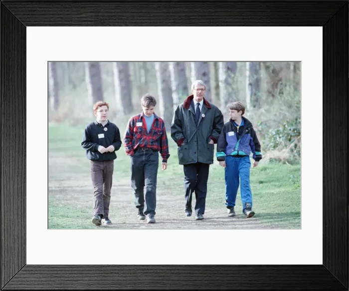 Framed Print : Prime Minister John Major in Huntingdon, during the general election campaign Framed Print : Prime Minister John Major in Huntingdon, during the general election campaign
