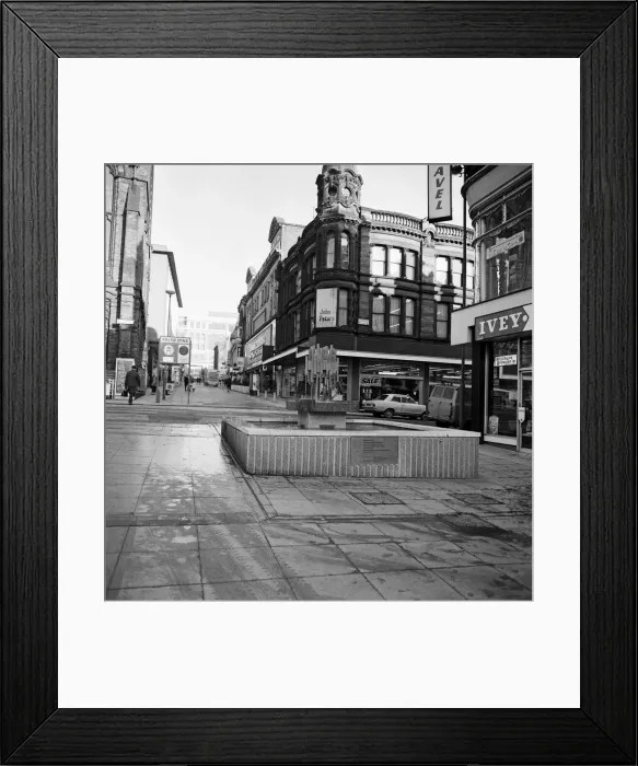 Framed Print : Lands Lane, in the centre of Leeds precinct, West Yorkshire. 22nd January 1973 Framed Print : Lands Lane, in the centre of Leeds precinct, West Yorkshire. 22nd January 1973