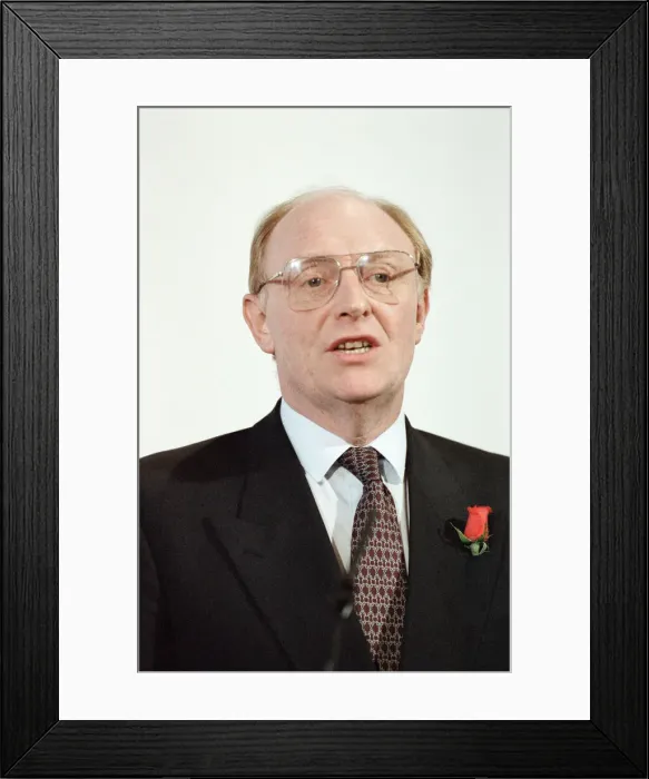 Framed Print : Labour leader Neil Kinnock during the 1992 General Election campaign. 25th March 1992 Framed Print : Labour leader Neil Kinnock during the 1992 General Election campaign. 25th March 1992