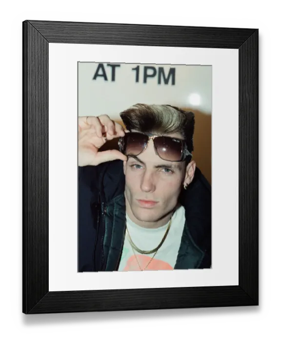 Framed Print : Vanilla Ice signs autographs at Tower Records, Piccadilly. 3rd December 1990