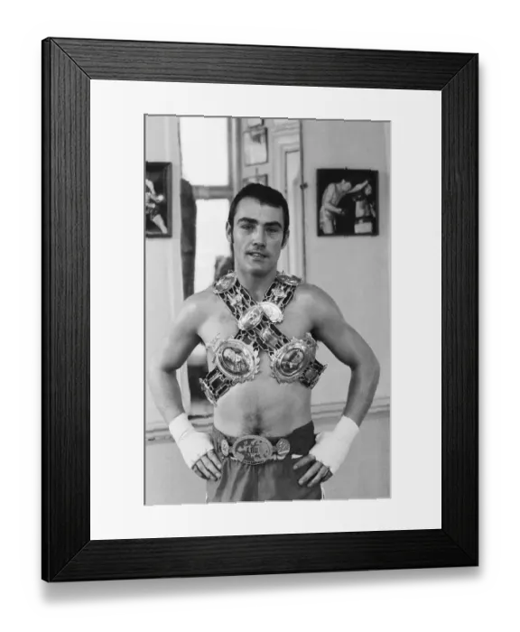 Framed Print : Alan Minter (born 17 August 1951) is a British former professional boxer who competed Framed Print : Alan Minter (born 17 August 1951) is a British former professional boxer who competed