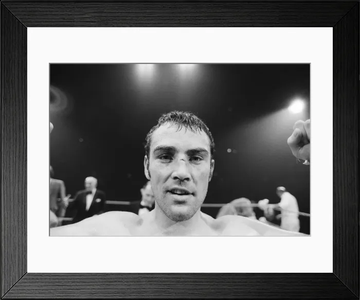 Framed Print : Alan Minter vs Gratien Tonna (second fight) for the European middleweight title at Empire Framed Print : Alan Minter vs Gratien Tonna (second fight) for the European middleweight title at Empire