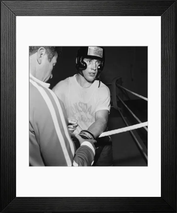 Framed Print : Alan Minter (born 17 August 1951) is a British former professional boxer who competed