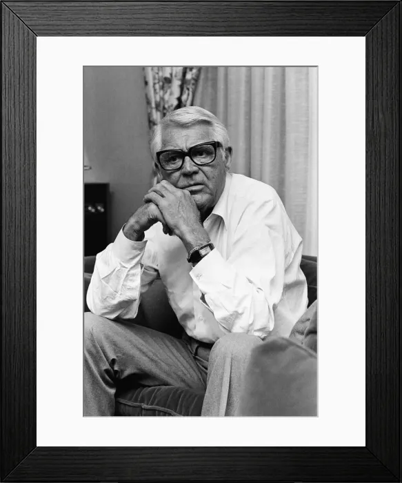 Framed Print : Cary Grant, interview with Sunday Mirror Journalist Eve Pollard Framed Print : Cary Grant, interview with Sunday Mirror Journalist Eve Pollard