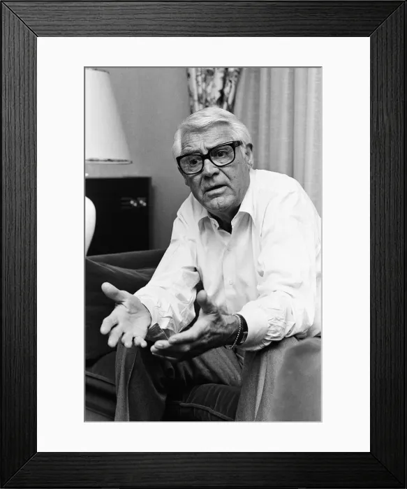 Framed Print : Cary Grant, interview with Sunday Mirror Journalist Eve Pollard Framed Print : Cary Grant, interview with Sunday Mirror Journalist Eve Pollard