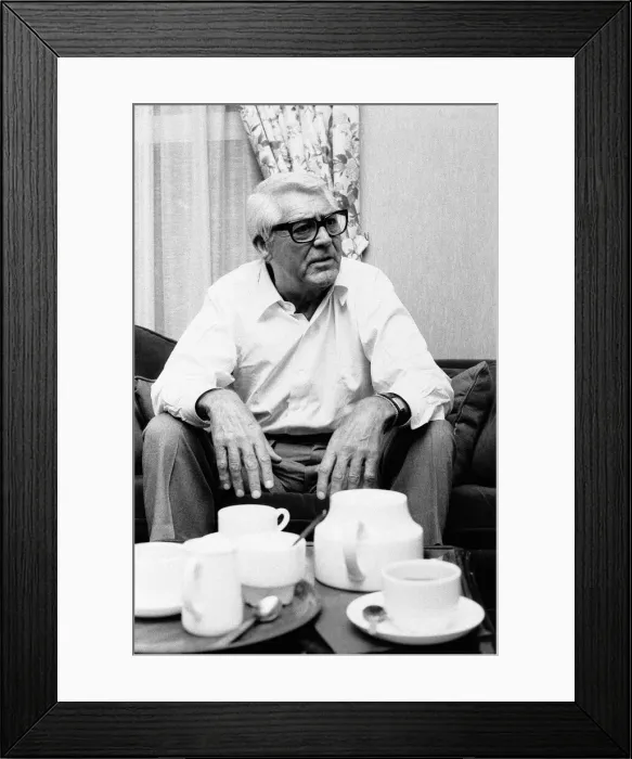 Framed Print : Cary Grant, interview with Sunday Mirror Journalist Eve Pollard Framed Print : Cary Grant, interview with Sunday Mirror Journalist Eve Pollard