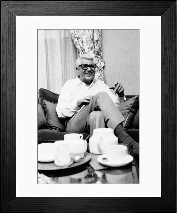 Framed Print : Cary Grant, interview with Sunday Mirror Journalist Eve Pollard Framed Print : Cary Grant, interview with Sunday Mirror Journalist Eve Pollard