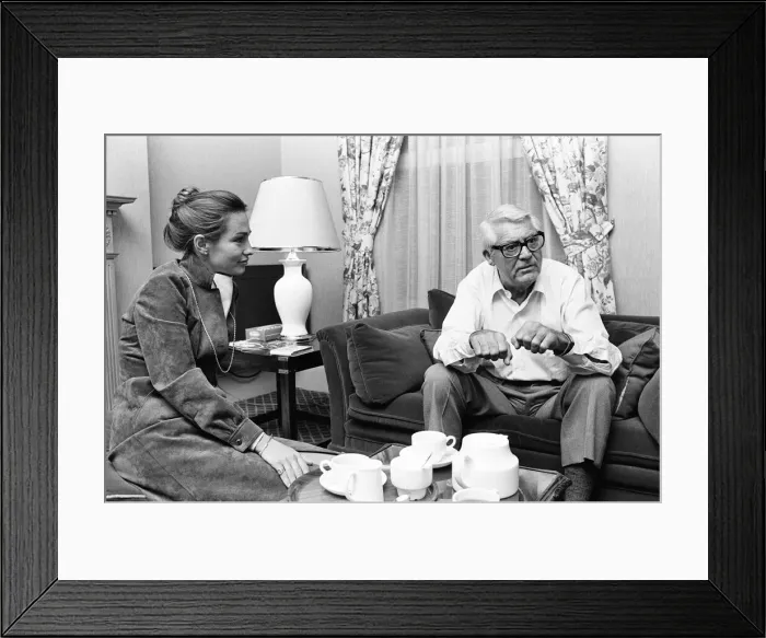 Framed Print : Cary Grant, interview with Sunday Mirror Journalist Eve Pollard Framed Print : Cary Grant, interview with Sunday Mirror Journalist Eve Pollard
