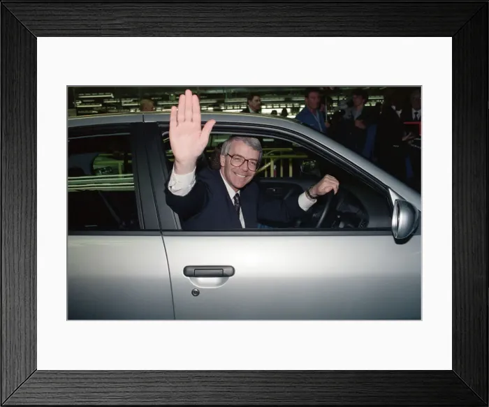 Framed Print : Prime Minister John Major visiting a Nissan car factory. 29th March 1992 Framed Print : Prime Minister John Major visiting a Nissan car factory. 29th March 1992