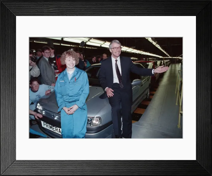 Framed Print : Prime Minister John Major visiting a Nissan car factory. 29th March 1992 Framed Print : Prime Minister John Major visiting a Nissan car factory. 29th March 1992