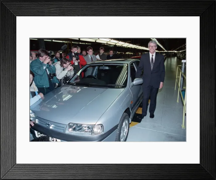 Framed Print : Prime Minister John Major visiting a Nissan car factory. 29th March 1992 Framed Print : Prime Minister John Major visiting a Nissan car factory. 29th March 1992