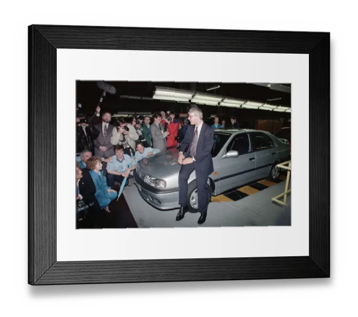 Framed Print : Prime Minister John Major visiting a Nissan car factory. 29th March 1992 Framed Print : Prime Minister John Major visiting a Nissan car factory. 29th March 1992