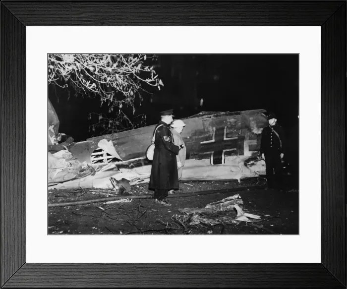 Framed Print : Clacton air crash 1940. German Heinkel He 111 crashed during a minelaying sortie Framed Print : Clacton air crash 1940. German Heinkel He 111 crashed during a minelaying sortie