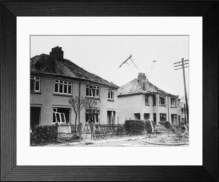 Framed Print : Clacton air crash 1940. German Heinkel He 111 crashed during a minelaying sortie Framed Print : Clacton air crash 1940. German Heinkel He 111 crashed during a minelaying sortie