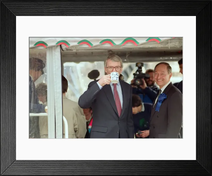 Framed Print : Prime Minister John Major in Bristol, during the general election campaign Framed Print : Prime Minister John Major in Bristol, during the general election campaign
