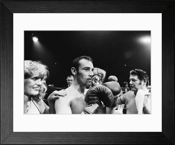 Framed Print : Alan Minter vs Vito Antuofermo for the WBA, WBC, The Ring Framed Print : Alan Minter vs Vito Antuofermo for the WBA, WBC, The Ring