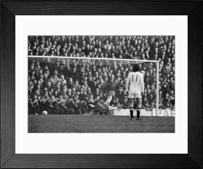 Framed Print : Middlesbrough 0 v Manchester United 3. FA Cup 5th round replay at Ayresome Park