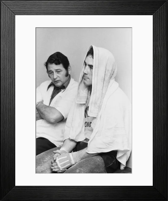 Framed Print : Alan Minter (born 17 August 1951) is a British former professional boxer who competed Framed Print : Alan Minter (born 17 August 1951) is a British former professional boxer who competed