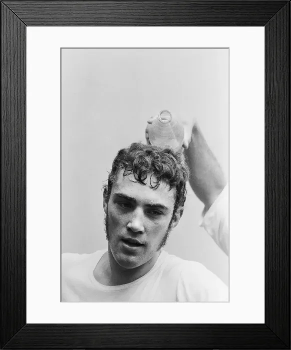 Framed Print : Alan Minter (born 17 August 1951) is a British former professional boxer who competed Framed Print : Alan Minter (born 17 August 1951) is a British former professional boxer who competed