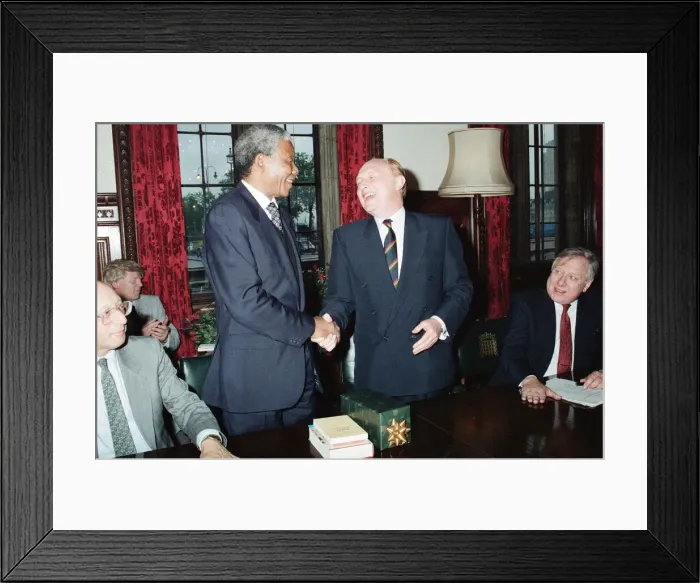 Framed Print : Leader of the Labour party Neil Kinnock meets Nelson Mandela. 4th July 1990