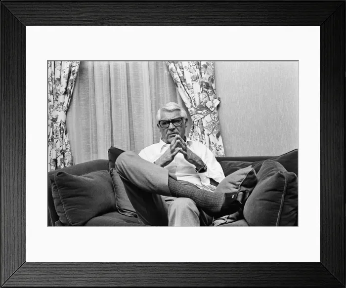 Framed Print : Cary Grant, interview with Sunday Mirror Journalist Eve Pollard Framed Print : Cary Grant, interview with Sunday Mirror Journalist Eve Pollard