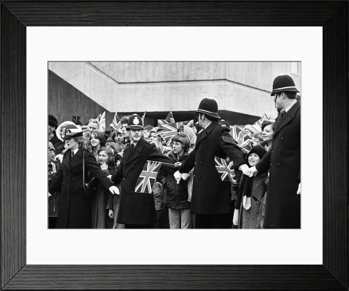 Framed Print : Queen Elizabeth II opens the Royal Surrey County Hospital