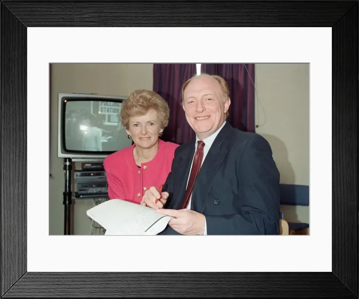 Framed Print : Labour leader Neil Kinnock receives the results of the 1992 General Election alongside Framed Print : Labour leader Neil Kinnock receives the results of the 1992 General Election alongside