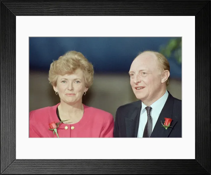 Framed Print : Labour leader Neil Kinnock receives the results of the 1992 General Election alongside Framed Print : Labour leader Neil Kinnock receives the results of the 1992 General Election alongside
