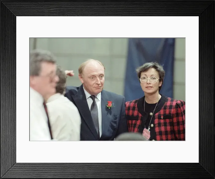 Framed Print : Labour leader Neil Kinnock receives the results of the 1992 General Election