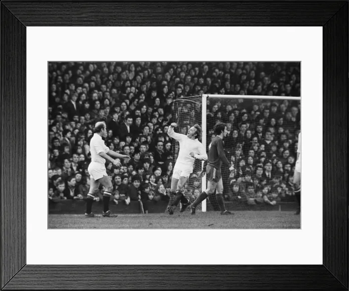 Framed Print : Middlesbrough 0 v Manchester United 3. FA Cup 5th round replay at Ayresome Park Framed Print : Middlesbrough 0 v Manchester United 3. FA Cup 5th round replay at Ayresome Park