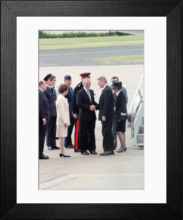 Framed Print : US President Bill Clinton is met at RAF Mildenhall, Suffolk