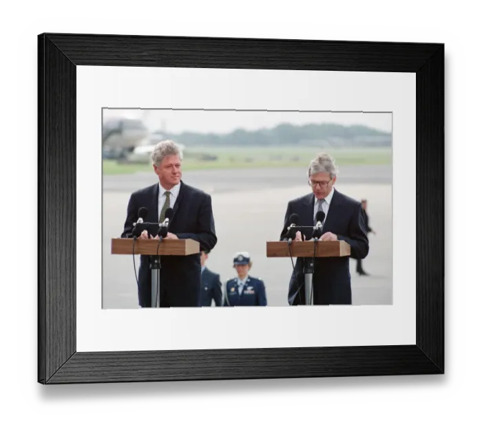 Framed Print : US President Bill Clinton is met at RAF Mildenhall, Suffolk